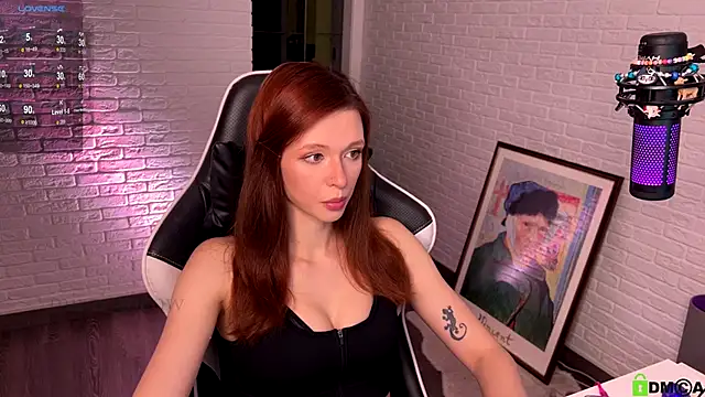 Snapshot of mirai_meeow chatting on December 2, 3:03 pm mirai meeow online show from December 2, 3:03 pm