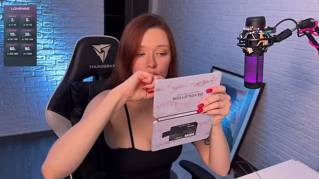 Snapshot of mirai_meeow chatting on January 19, 2:28 pm mirai meeow online show from January 19, 2:28 pm