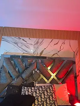 LylaLee111 online show from April 21, 1:50 pm