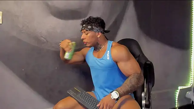 Snapshot of bradley_smith chatting on February 11, 10:59 am bradley smith online show from February 11, 10:59 am