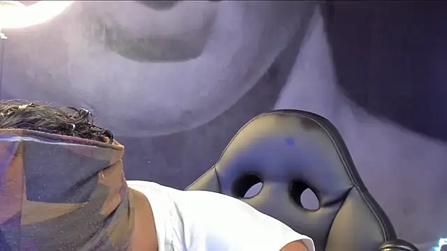 Snapshot of bradley_smith chatting on February 21, 3:34 am bradley smith online show from February 21, 3:34 am