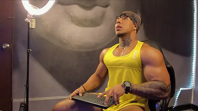 Snapshot of bradley_smith chatting on February 22, 1:57 pm bradley smith online show from February 22, 1:57 pm