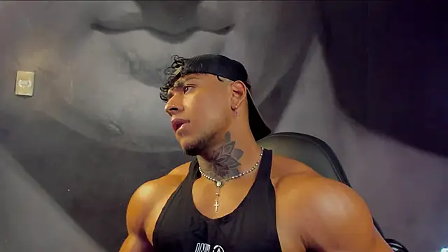 Snapshot of bradley_smith chatting on February 26, 2:48 am bradley smith online show from February 26, 2:48 am