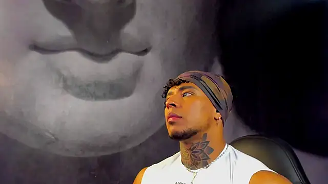 Snapshot of bradley_smith chatting on March 5, 4:13 am bradley smith online show from March 5, 4:13 am