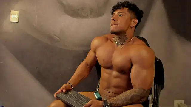 Snapshot of bradley_smith chatting on March 11, 1:01 pm bradley smith online show from March 11, 1:01 pm