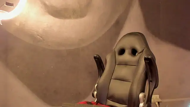 Snapshot of bradley_smith chatting on March 18, 3:10 pm bradley smith online show from March 18, 3:10 pm