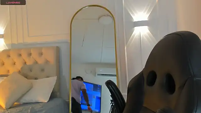 Snapshot of bradley_smith chatting on September 22, 2:57 am bradley smith online show from September 22, 2:57 am