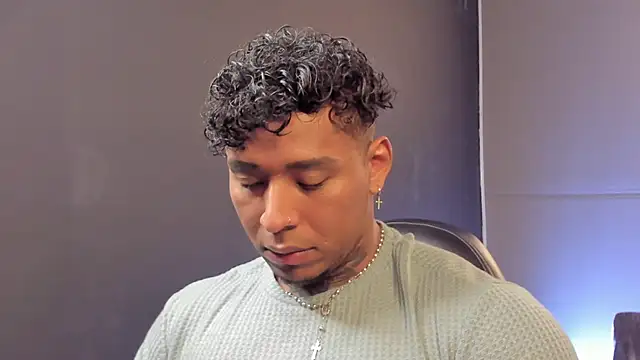 Snapshot of bradley_smith chatting on November 3, 3:52 am bradley smith online show from November 3, 3:52 am