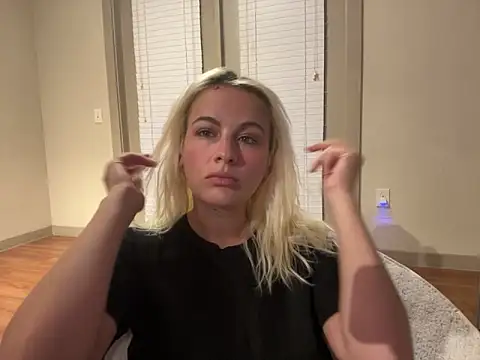 girlfriendmissy online show from February 28, 2:09 am