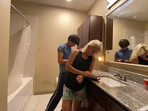 girlfriendmissy online show from March 16, 12:45 am