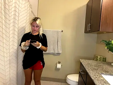 girlfriendmissy online show from September 14, 8:41 pm