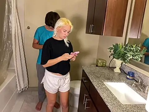 girlfriendmissy online show from April 4, 12:09 am