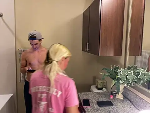 girlfriendmissy online show from June 9, 11:05 pm