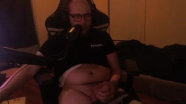 chicostick413 online show from September 18, 2:35 am