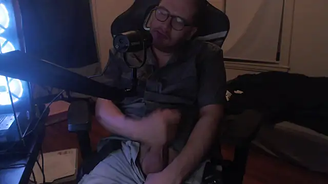 chicostick413 online show from September 19, 4:58 am