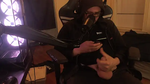 chicostick413 online show from September 21, 11:50 pm