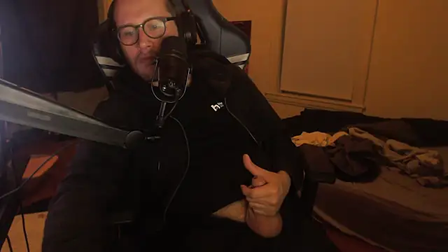 chicostick413 online show from September 26, 12:25 am