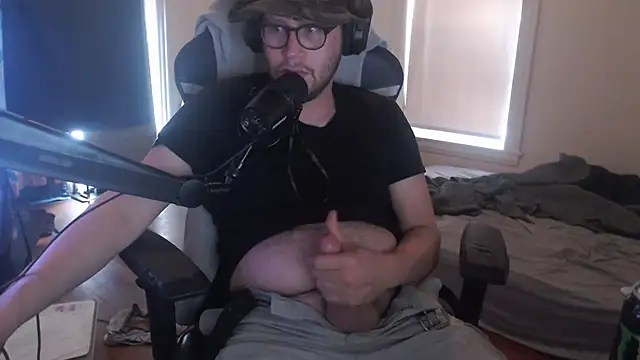 chicostick413 online show from September 28, 4:45 pm