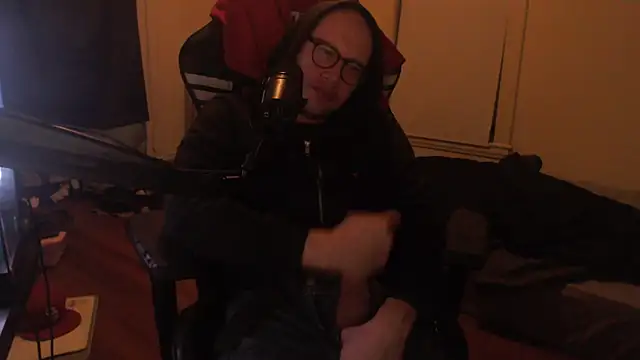 chicostick413 online show from October 6, 7:39 am