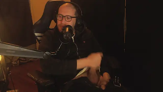 chicostick413 online show from December 3, 10:08 pm