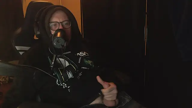 chicostick413 online show from December 16, 10:04 pm