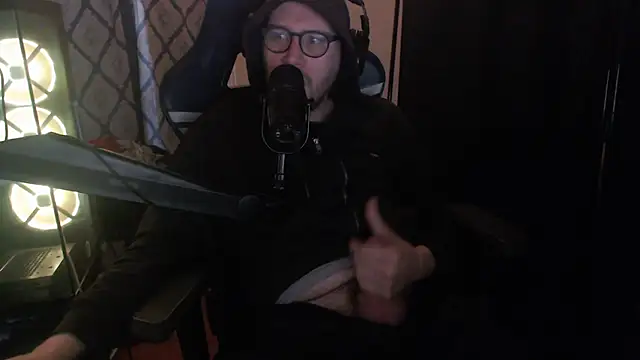 chicostick413 online show from February 23, 1:41 pm