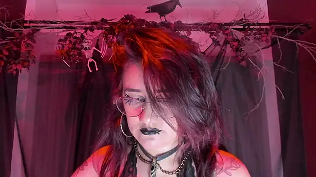 Snapshot of KylieMaxwell chatting on October 22, 8:08 pm KylieMaxwell online show from October 22, 8:08 pm