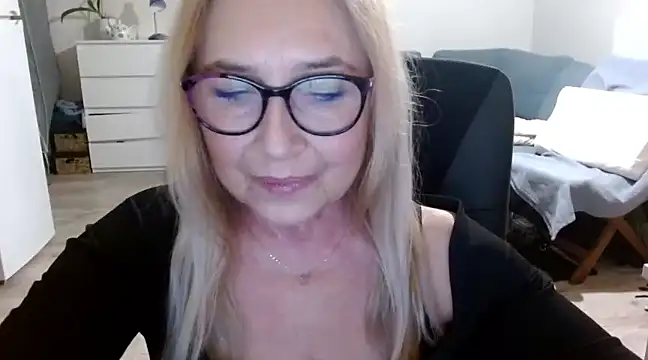 sofia xkiss online show from February 5, 3:52 pm