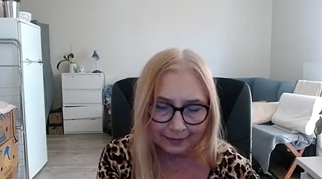 sofia xkiss online show from February 18, 11:22 am