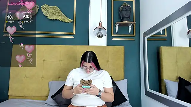 Snapshot of BellaPeers_ chatting on February 4, 11:38 am BellaPeers  online show from February 4, 11:38 am