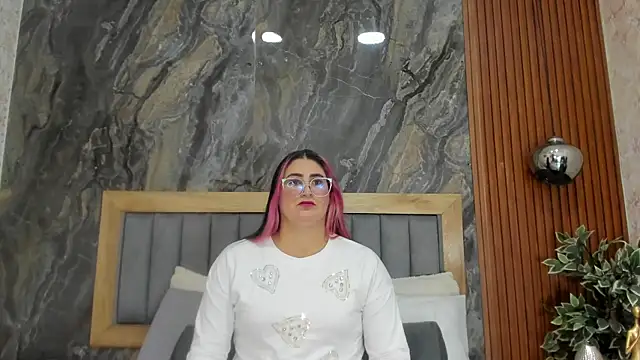 Snapshot of BellaPeers_ chatting on February 10, 11:36 am BellaPeers  online show from February 10, 11:36 am