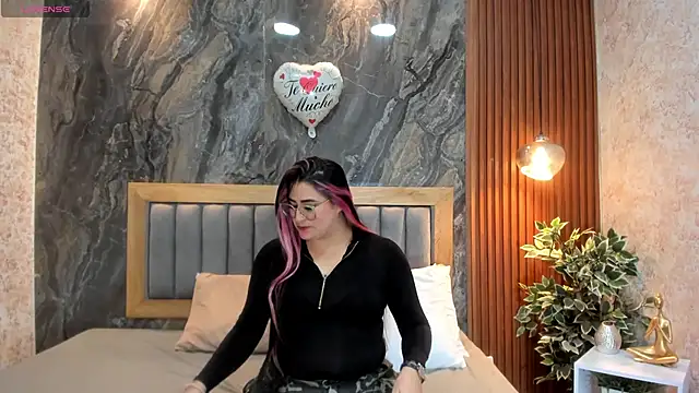 Snapshot of BellaPeers_ chatting on February 16, 11:59 am BellaPeers  online show from February 16, 11:59 am