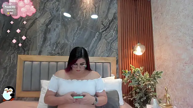 Snapshot of BellaPeers_ chatting on March 22, 11:53 am BellaPeers  online show from March 22, 11:53 am