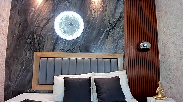 Snapshot of BellaPeers_ chatting on October 2, 12:01 pm BellaPeers  online show from October 2, 12:01 pm