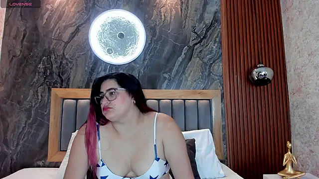 Snapshot of BellaPeers_ chatting on October 3, 12:13 pm BellaPeers  online show from October 3, 12:13 pm