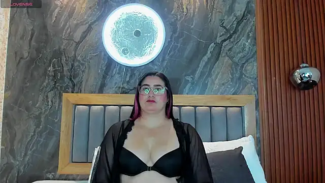 Snapshot of BellaPeers_ chatting on October 21, 11:44 am BellaPeers  online show from October 21, 11:44 am