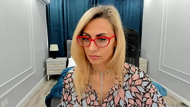 Snapshot of MuseOfStage chatting on January 23, 11:48 am MuseOfStage online show from January 23, 11:48 am