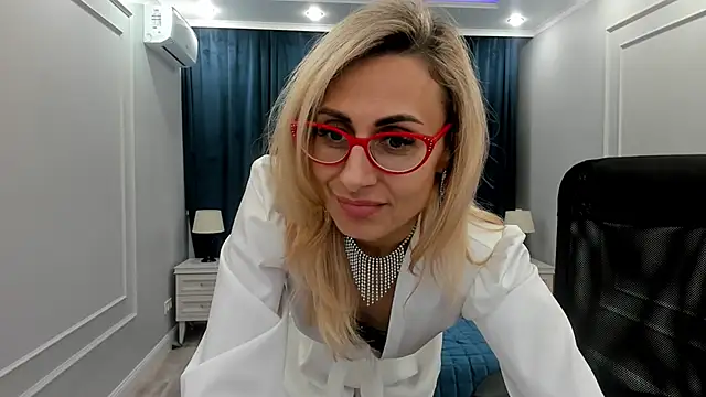 Snapshot of MuseOfStage chatting on January 24, 2:51 pm MuseOfStage online show from January 24, 2:51 pm