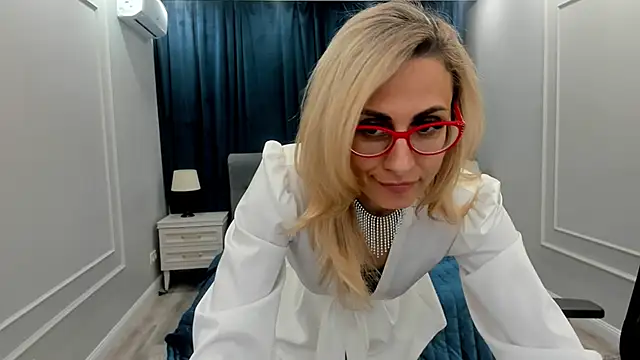 Snapshot of MuseOfStage chatting on January 24, 5:53 pm MuseOfStage online show from January 24, 5:53 pm