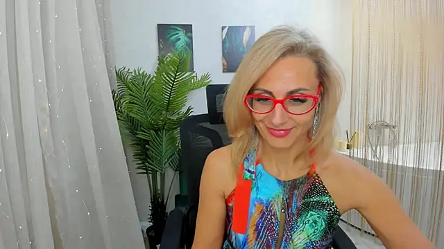 Snapshot of MuseOfStage chatting on February 2, 5:15 pm MuseOfStage online show from February 2, 5:15 pm