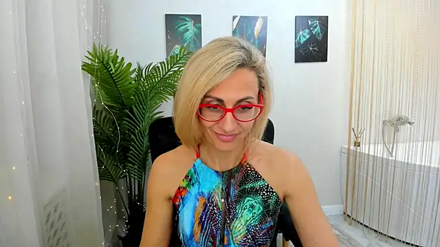 Snapshot of MuseOfStage chatting on February 23, 2:35 pm MuseOfStage online show from February 23, 2:35 pm