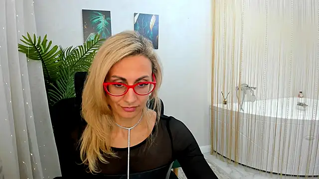 Snapshot of MuseOfStage chatting on February 24, 5:53 pm MuseOfStage online show from February 24, 5:53 pm