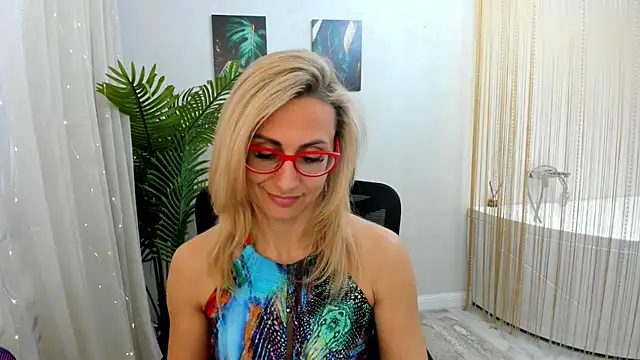 Snapshot of MuseOfStage chatting on February 28, 11:36 am MuseOfStage online show from February 28, 11:36 am