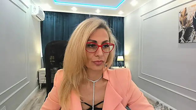 Snapshot of MuseOfStage chatting on March 3, 11:33 am MuseOfStage online show from March 3, 11:33 am