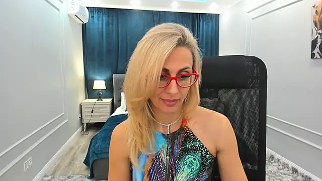 Snapshot of MuseOfStage chatting on March 3, 2:37 pm MuseOfStage online show from March 3, 2:37 pm