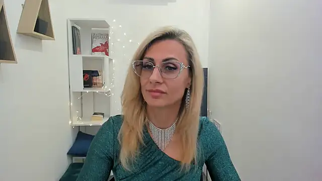 Snapshot of MuseOfStage chatting on March 5, 11:28 am MuseOfStage online show from March 5, 11:28 am