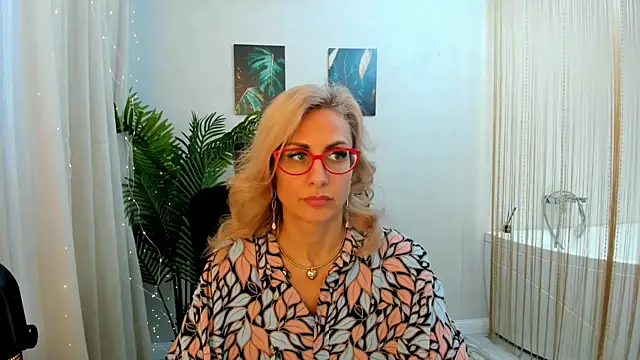 Snapshot of MuseOfStage chatting on March 7, 11:29 am MuseOfStage online show from March 7, 11:29 am