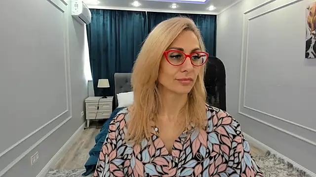 Snapshot of MuseOfStage chatting on March 10, 11:32 am MuseOfStage online show from March 10, 11:32 am