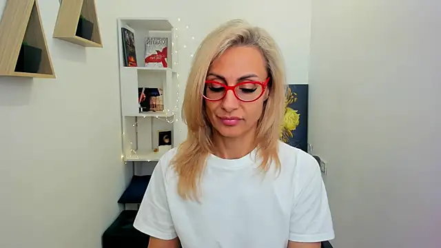 Snapshot of MuseOfStage chatting on March 14, 11:34 am MuseOfStage online show from March 14, 11:34 am