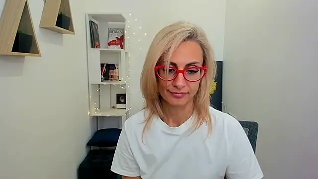 Snapshot of MuseOfStage chatting on March 14, 2:41 pm MuseOfStage online show from March 14, 2:41 pm